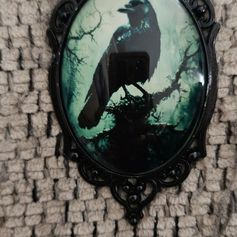 Black and Green Raven Cameo Brooch